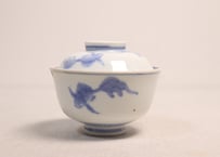明治前期染付金魚図蓋茶碗②少甘手
