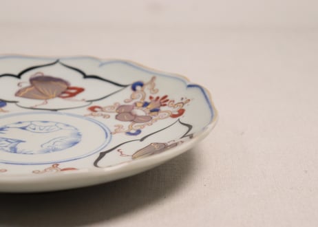 大正~昭和戦前銅印判色絵蝶と牡丹図通り物7寸皿
