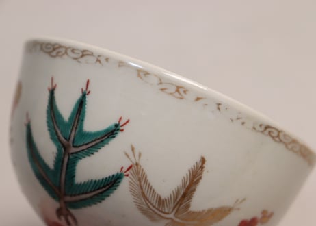 江戸中期色絵若松と草花に鈴虫図蓋茶碗①金彩擦れ