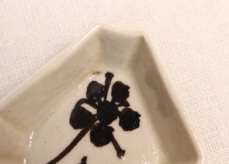 大正～昭和戦前織部焼花と菱文図菱形醬油小皿②かたつき