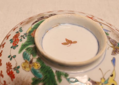 明治前期色絵花と蝶図通り物蒸茶碗