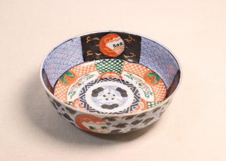 明治前期色絵青海波と格子図8寸鉢②かたつき,高台ホツ