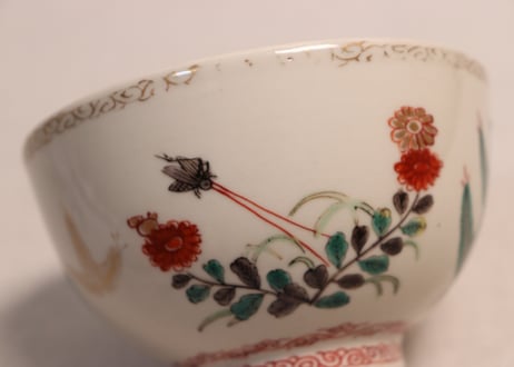 江戸中期色絵若松と草花に鈴虫図蓋茶碗②金彩擦れ