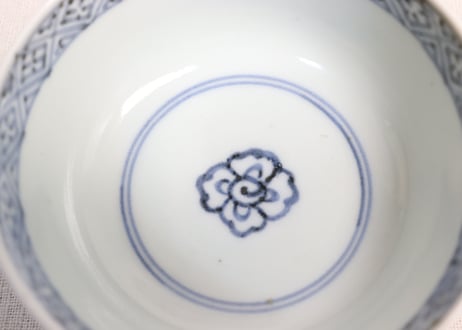 江戸中期染付流水に菊図蓋茶碗①