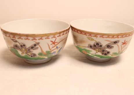明治前期色絵花と蝶図通り物蒸茶碗