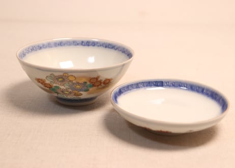 明治前期色絵菊図蓋茶碗