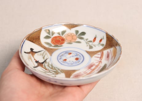 明治後期～大正色絵牡丹と水鳥に山水図通り物小皿①