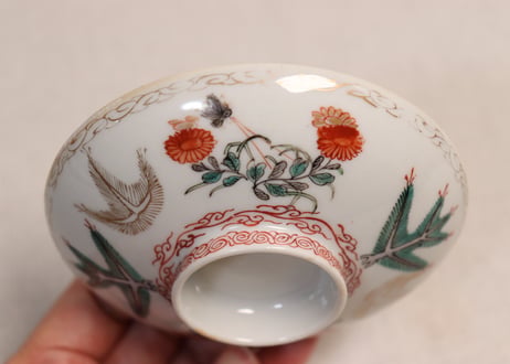 江戸中期色絵若松と草花に鈴虫図蓋茶碗①金彩擦れ