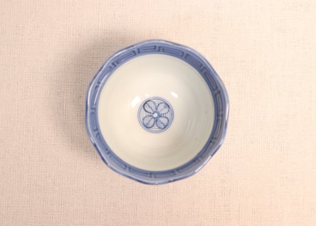 江戸後期線描き唐草と丸文図向付①