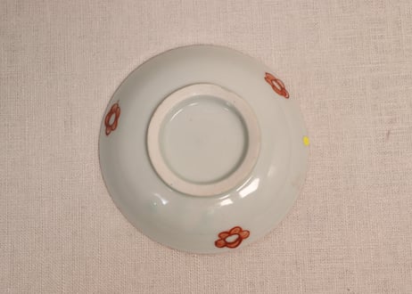 明治前期色絵桃と牡丹図小皿②ムシクイ