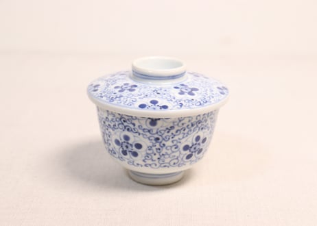 明治前期染付梅花と唐草図つぼ碗