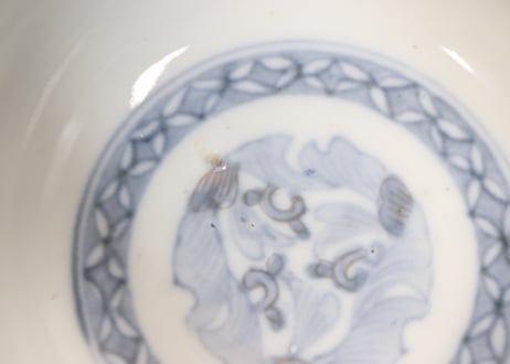 明治前期色絵花と蝶図通り物蓋茶碗①