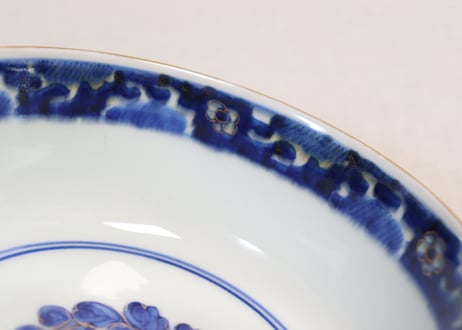 江戸後期色絵花と梅に鶯図大蓋茶碗　変色有り