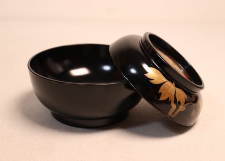 総黒蒔絵牡丹図菓子椀②小傷