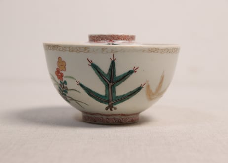 江戸中期色絵若松と草花に鈴虫図蓋茶碗①金彩擦れ