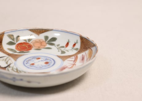 明治後期～大正色絵牡丹と水鳥に山水図通り物小皿①