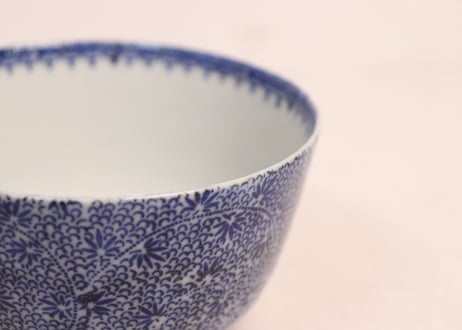明治前期紙刷微塵唐草図蓋茶碗①