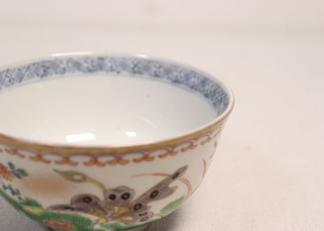 明治前期色絵花と蝶図通り物蓋茶碗①