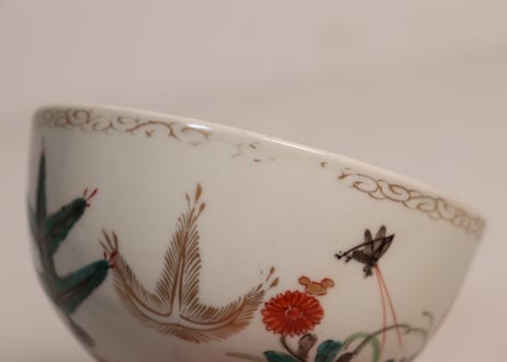 江戸中期色絵若松と草花に鈴虫図蓋茶碗①金彩擦れ