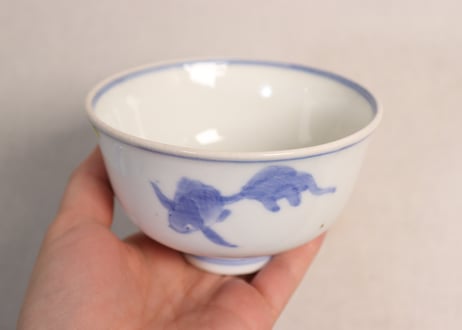明治前期染付金魚図蓋茶碗②少甘手