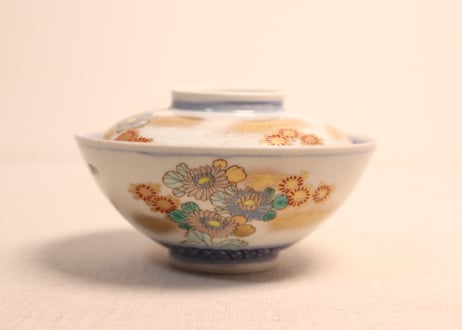 明治前期色絵菊図蓋茶碗