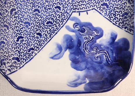 明治前期紙刷微塵唐草と龍図角小皿①