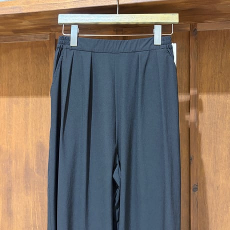 CLOCHE  接触冷感タックワイドパンツ