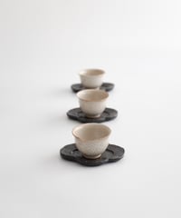 斎藤有希子　御本手牡丹茶杯・黒土瓜茶托セット