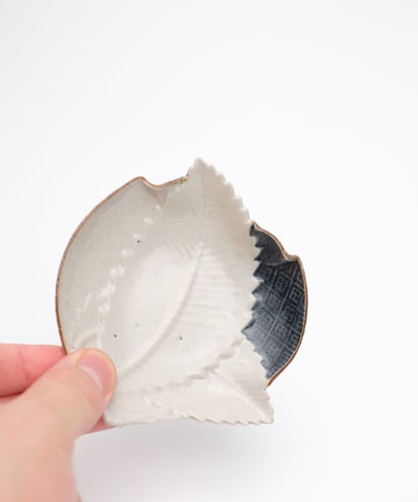 藍九谷四方襷葉小皿 17世紀 3