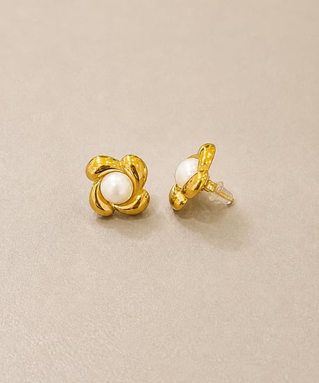 [ピアス]　フラワーパール（素材：ステンレス）