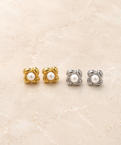 [ピアス]　フラワーパール（素材：ステンレス）