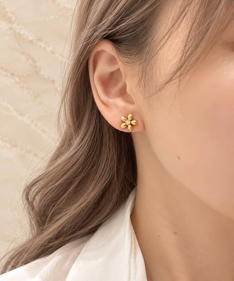[ピアス]プティフラワー（素材：ステンレス）