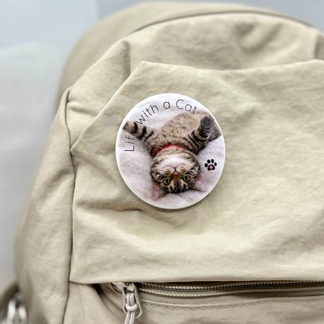 「Life with a Cat」ごろ寝ねこ缶バッジ 全4種 / Life with a Cat" Can Badges