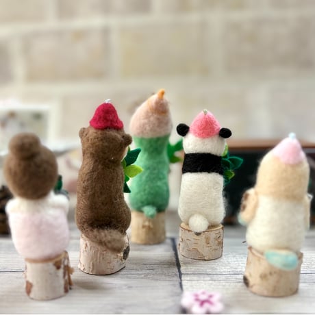ととのい森の「サウナ友だち」羊毛フェルトのかわいいオブジェ
