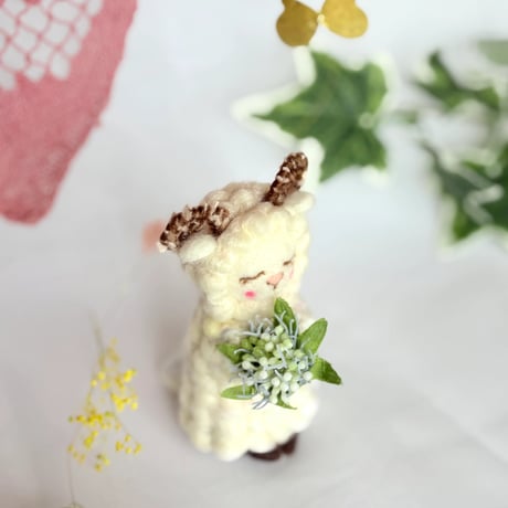 夢見るひつじ～ 手つむぎ毛糸で作った、羊毛フェルトのかわいいオブジェ