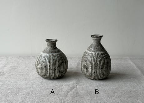 櫛目　徳利花入れ　B＿田鶴濱守人