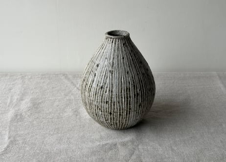 櫛目　花入 雫 A　＿田鶴濱守人