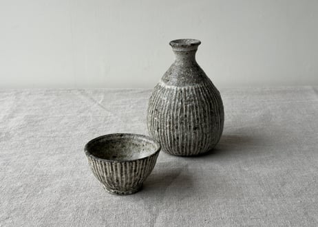 櫛目　徳利花入れ　B＿田鶴濱守人