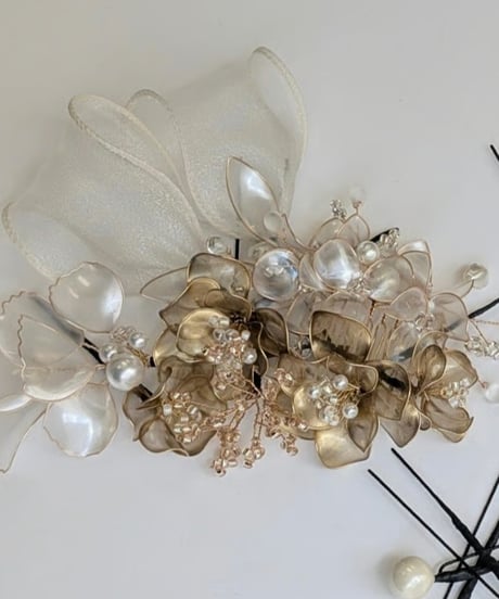 成人式 髪飾り【オーダー商品】｜ジャスミン-Jasmine-〈ゴールド〉｜華やかな輝きを添える花飾り
