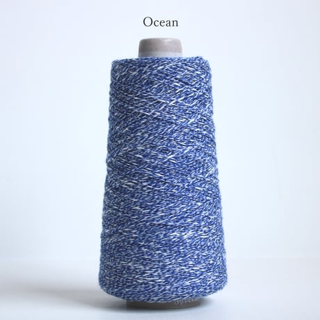 【在庫限り】 Soft Shet Slub (1) / 1/3.8nm (合太) / 200g (約760m)巻き 【工場の残り糸】