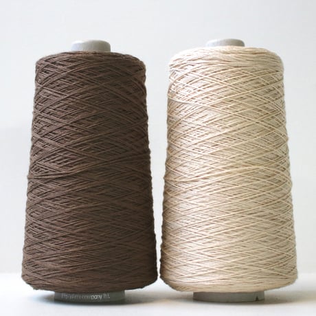 【在庫限り】 VELIA (2) / 1/4.2nm (中細) / 310g (約1,300m)巻き 【工場の残り糸】