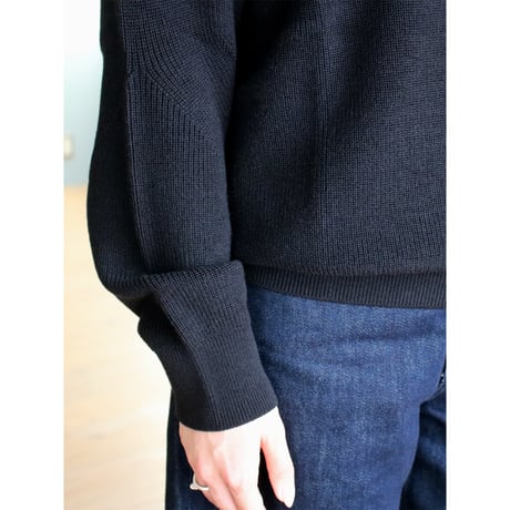 AZ-02-008 ウールラグランハイネックセーター：Black