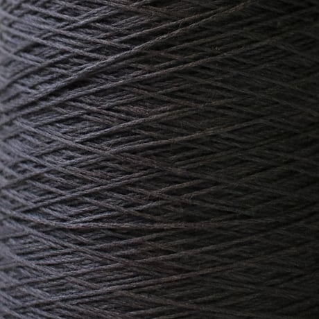 【在庫限り】 VELIA (1) / 1/4.2nm (中細) / 310g (約1,300m)巻き 【工場の残り糸】