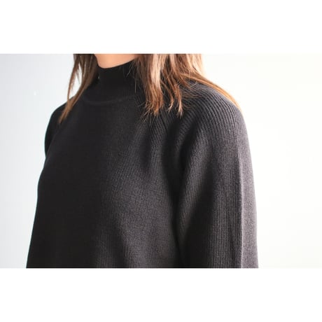 AZ-02-008 ウールラグランハイネックセーター：Black