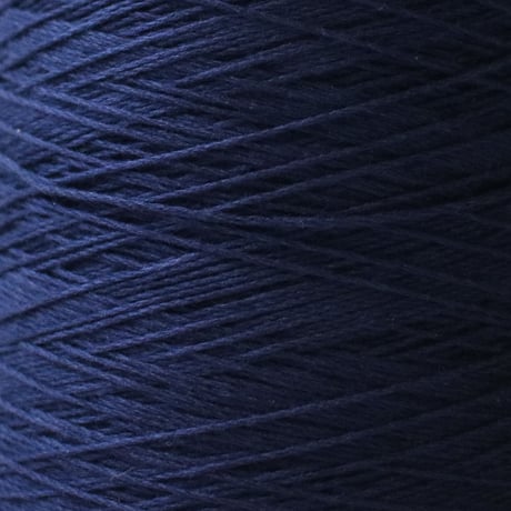 【在庫限り】 VELIA (3) / 1/4.2nm (中細) / 310g (約1,300m)巻き 【工場の残り糸】