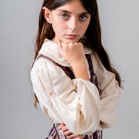 【birinit】Ivory gauze embroidered with lilac dmbroidery smocked shirt