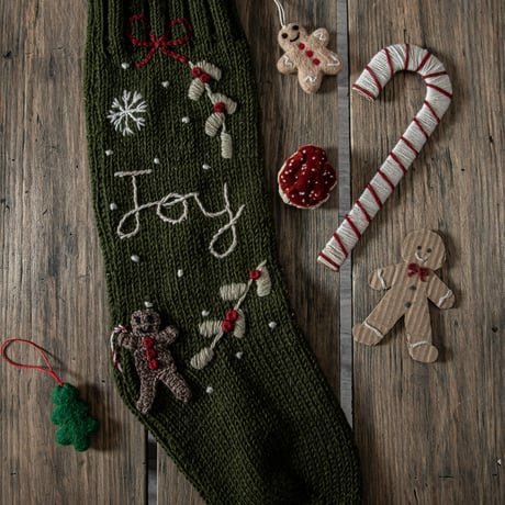 予約【Shirley Bredal】Gingerbread Stocking - Moss
