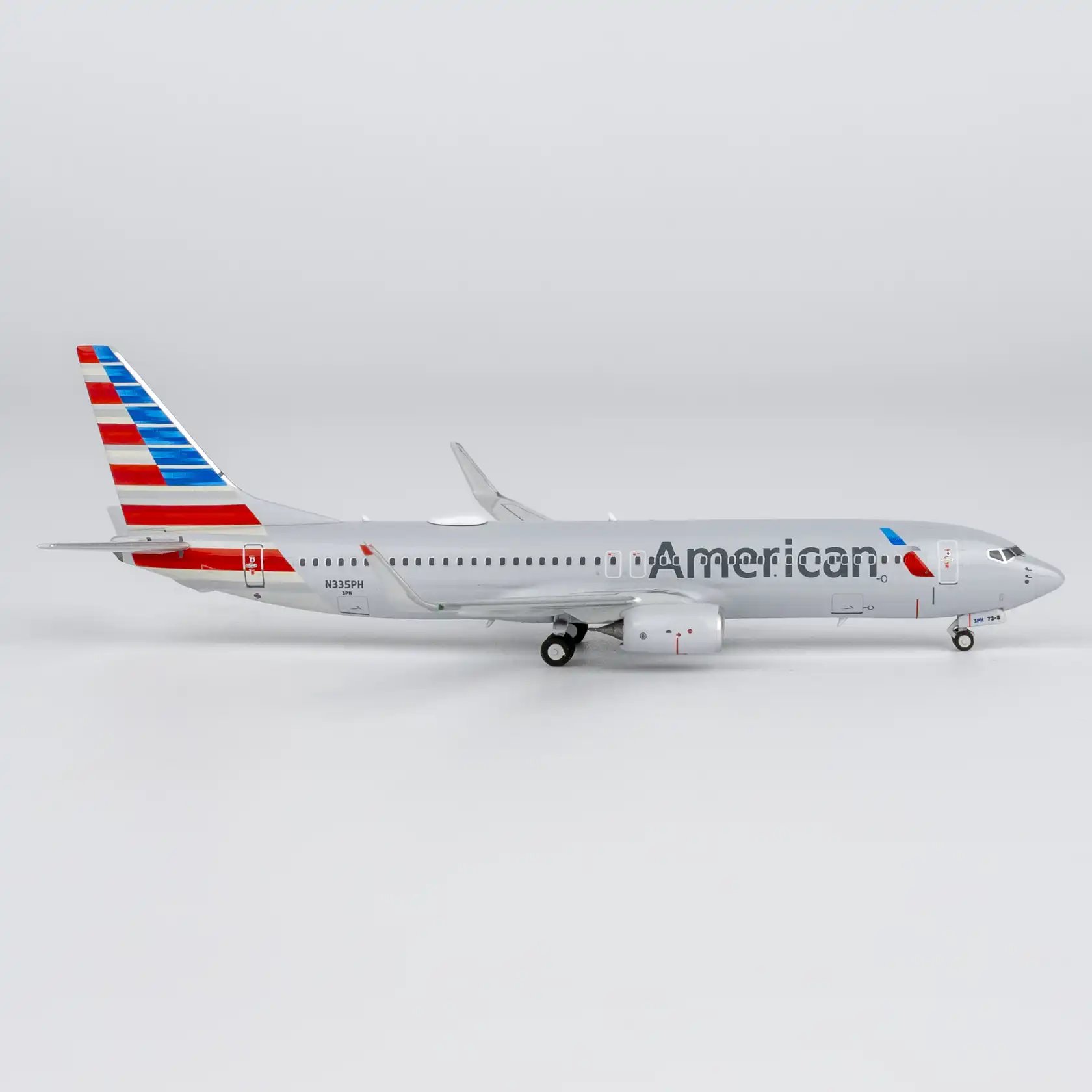 NG Models 1/400 737-800/w アメリカン航空 N335PH