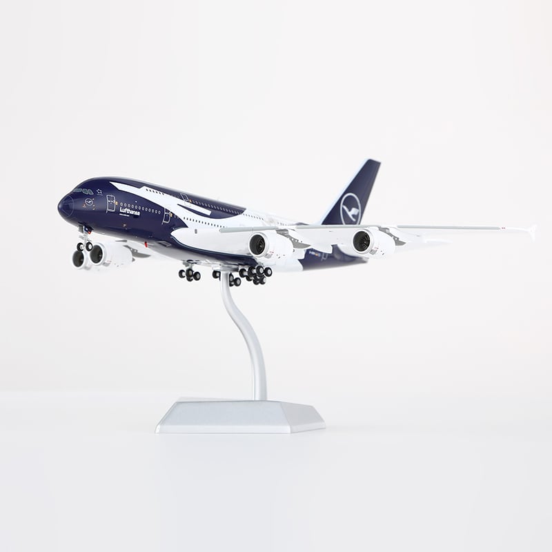 1/400 A380 ルフトハンザ航空「創業100周年記念塗装」 D-AIMH 1/400 A380 ルフトハンザドイツ航空「創業100周年記念塗装」 D-AIMH |