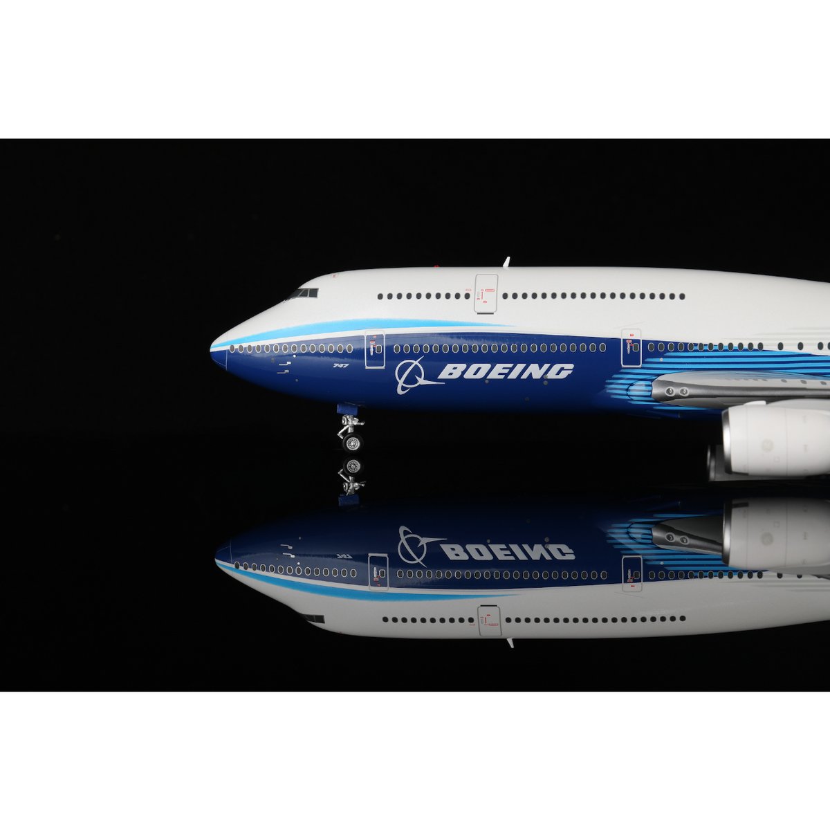 ボーイング747-8 スケール1：200 ハウスカラー モデル 航空機 ボーイング747-8 スケール1：200 ハウスカラー モデル 航空機 特価商品